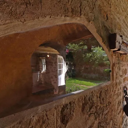 Дом отдыха Maison Historique Du 15eme Siecle Avec Jardin A - Fr-1-497-135