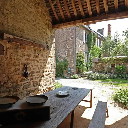 Дом отдыха Maison Historique Du 15eme Siecle Avec Jardin A - Fr-1-497-135