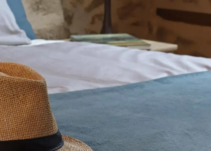 Сasa de vacaciones Maison Historique Du 15eme Siecle Avec Jardin A - Fr-1-497-135 La Carneille