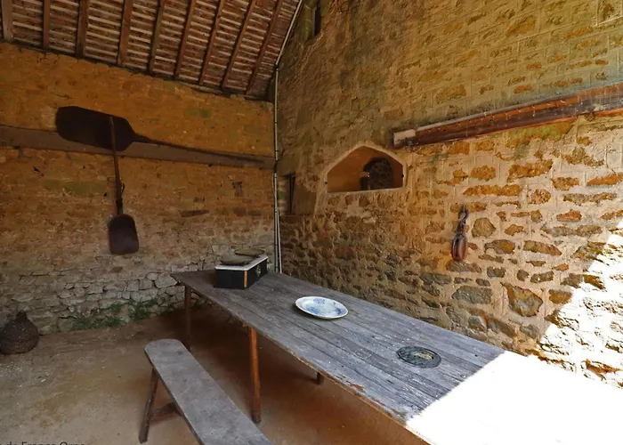 Maison Historique Du 15eme Siecle Avec Jardin A - Fr-1-497-135 * La Carneille