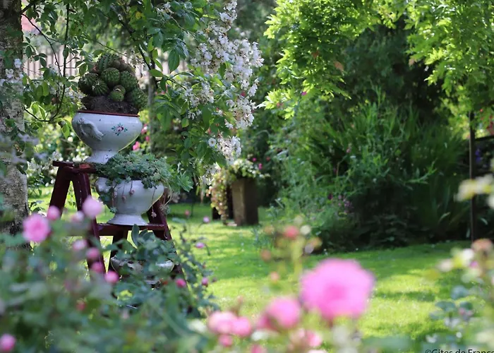Сasa de vacaciones Maison Historique Du 15eme Siecle Avec Jardin A - Fr-1-497-135
