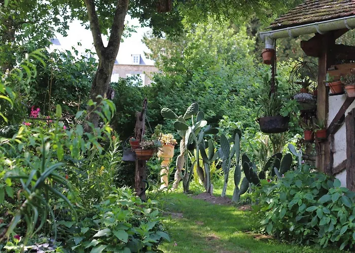 Сasa de vacaciones Maison Historique Du 15eme Siecle Avec Jardin A - Fr-1-497-135 *