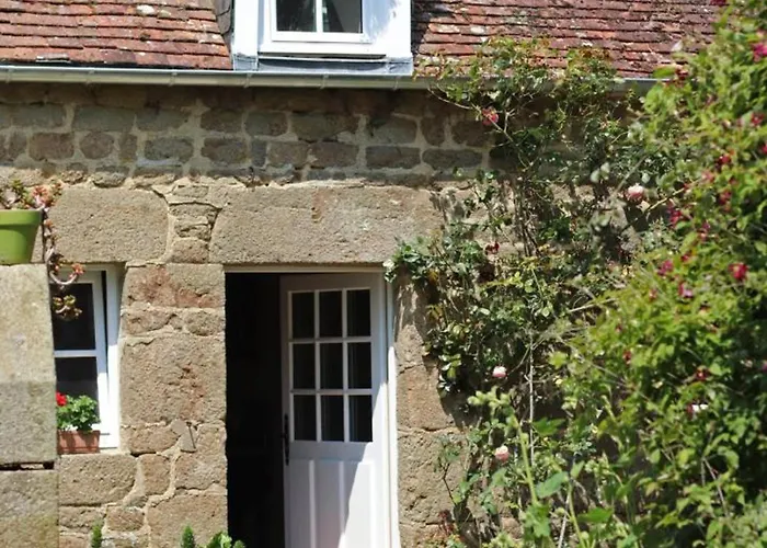 Сasa de vacaciones Maison Historique Du 15eme Siecle Avec Jardin A - Fr-1-497-135 *