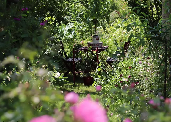 Сasa de vacaciones Maison Historique Du 15eme Siecle Avec Jardin A - Fr-1-497-135 La Carneille