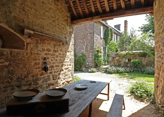 Сasa de vacaciones Maison Historique Du 15eme Siecle Avec Jardin A - Fr-1-497-135